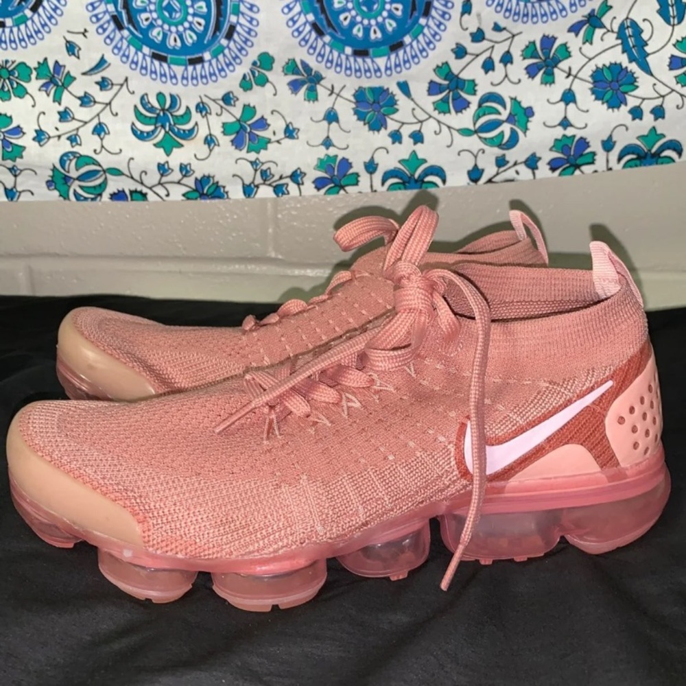 DO NOT BUY SOLD Nike Vapormaxes